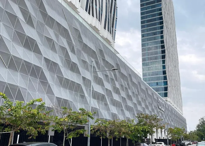 Luxury Seaview Private Elevator Near Island Hospital And Gurney Plaza 梹城无敌海景私人电梯靠近医院和商场